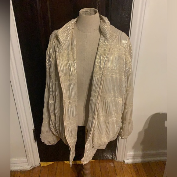 Plus-Size Champagne colored lamé dotted ruched bomber jacket.  90s/Y2K retro - Picture 4 of 7